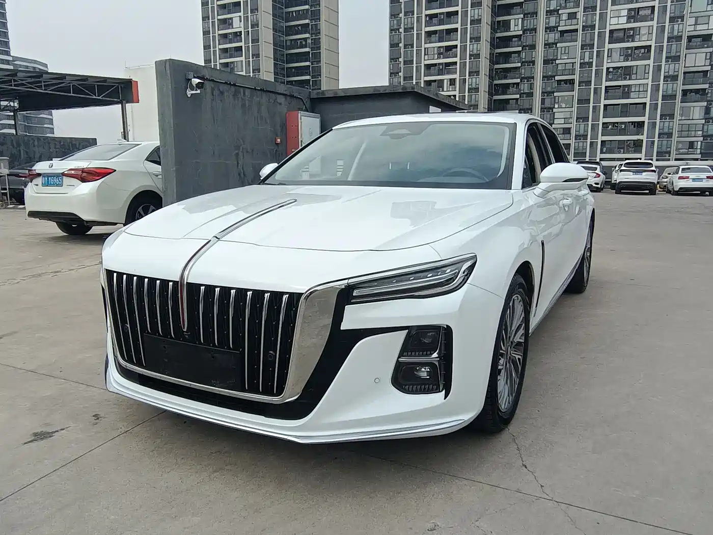 Hongqi H5 2023 2.0T Auto Smart Connect Flag Comfort