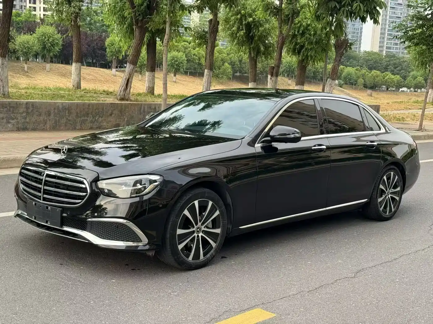 Mercedes-Benz E-Class New Energy 2022 E 350 e L Plug-in Hybrid Sports Sedan