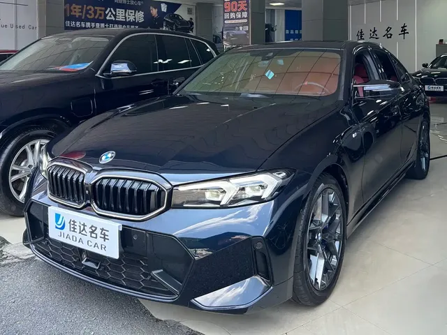 BMW 3 Series 2025 330i M Sport Night Edition