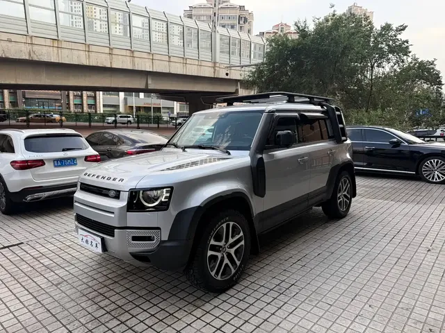 Land Rover Defender 2020 110 P400 Launch Matte Silver Special Package Edition