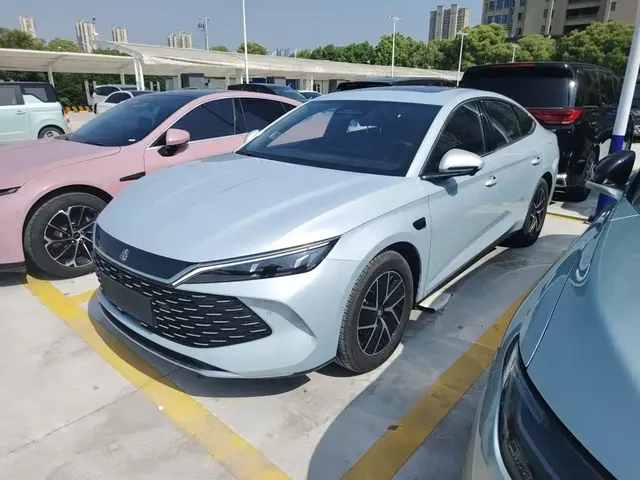BYD Qin L 2025 DM-i Smart Drive Edition 120KM Surpassing