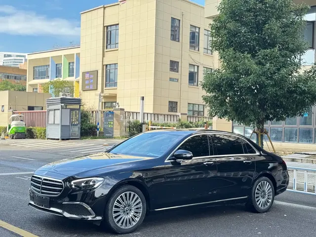 Mercedes-Benz E-Class 2023 E 300 L Fashion