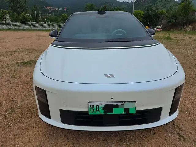 Li Auto i6 2025 4WD Base Model