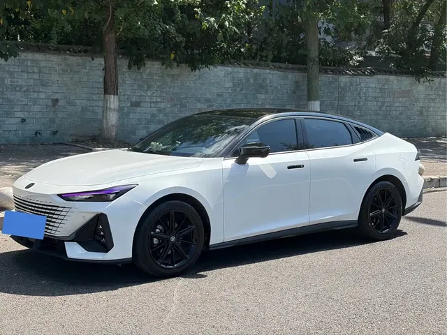 Changan UNI-V 2022 1.5T Sport Edition