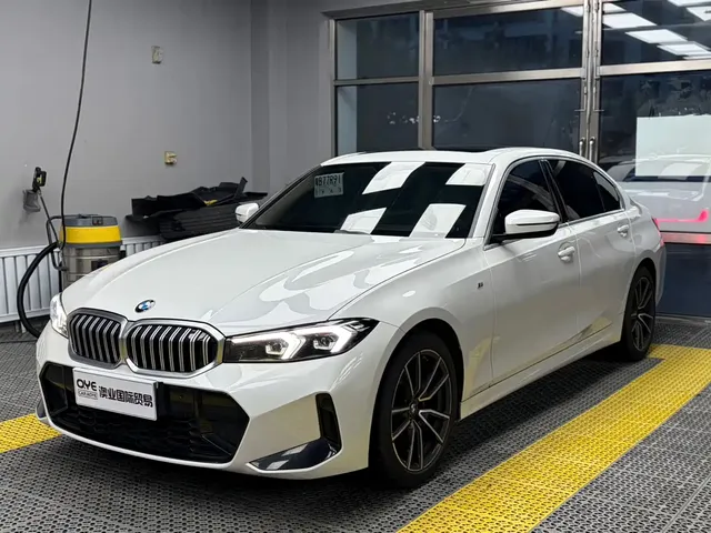 BMW 3 Series 2023 330i M Sport Shadow Edition