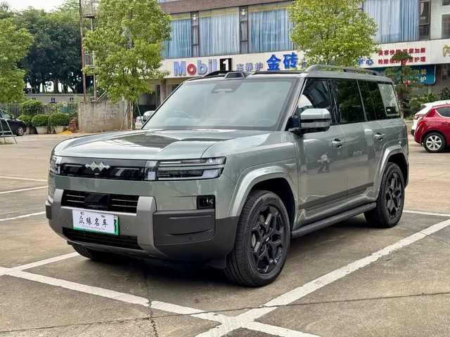 Fang Cheng Bao Titanium 7 2025 AWD Base Model