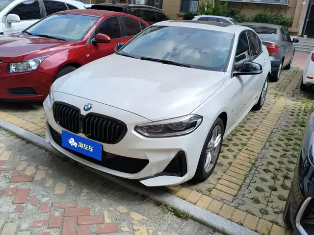 BMW 1 Series 2022 120i M Sport Shadow Edition