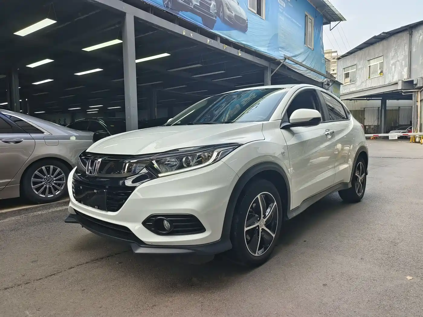 Honda Vezel 2020 1.5L CVT Pioneer
