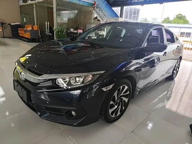 Honda Civic 2016 220TURBO CVT Luxury Edition