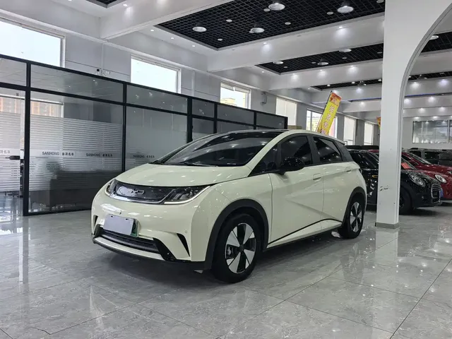 BYD Dolphin 2023 420km Fashion Edition