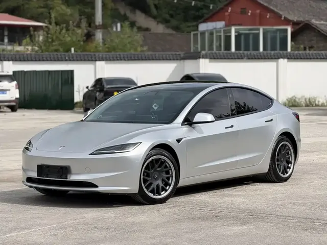 Tesla Model 3 2023 Rear-Wheel Drive