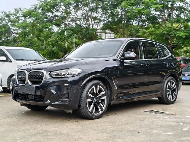 BMW iX3 2023 Leading Type