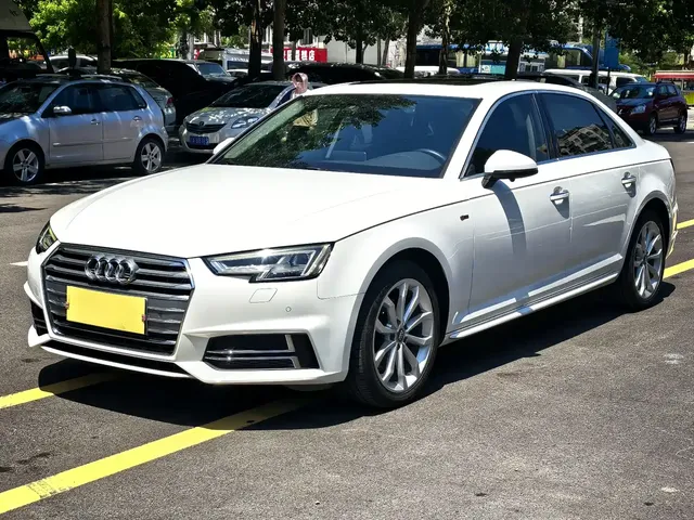 Audi A4L 2018 30th Anniversary 40 TFSI Fashion
