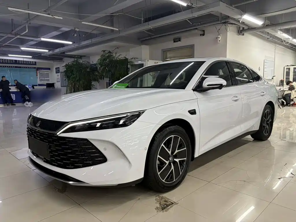 BYD Qin L 2025 DM-i Smart Drive Edition 120KM Leading