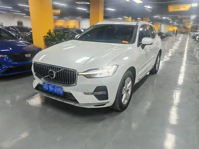 Volvo XC60 2022 B5 AWD R-Design