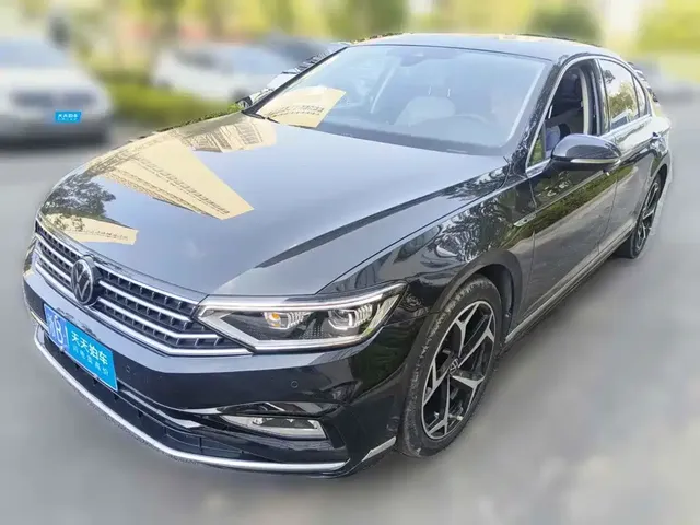 Volkswagen Magotan 2023 Model 2 Million Commemorative Edition 330TSI DSG Luxury