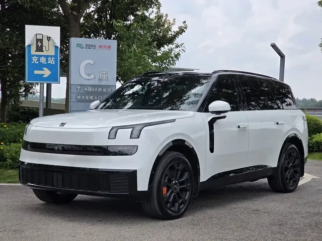 Lynk & Co 900 2025 1.5T Ultra