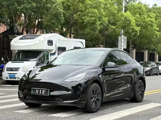 Tesla Model Y 2024 Rear-Wheel Drive Version