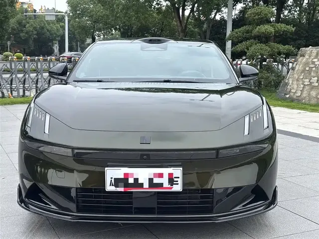 Lynk & Co 10 EM-P 2025 240 AWD Ultra Sport Edition