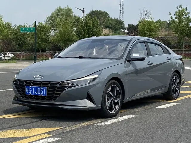 Hyundai Elantra 2022 1.5L CVT GLX Elite Edition