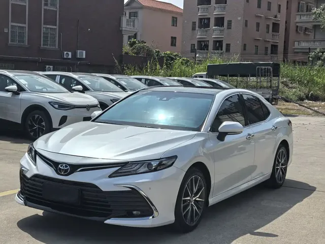 Toyota Camry 2021 2.5G Luxury Edition