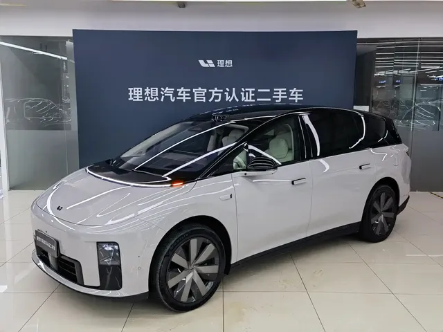 Li Auto Li i8 2025 Standard Edition