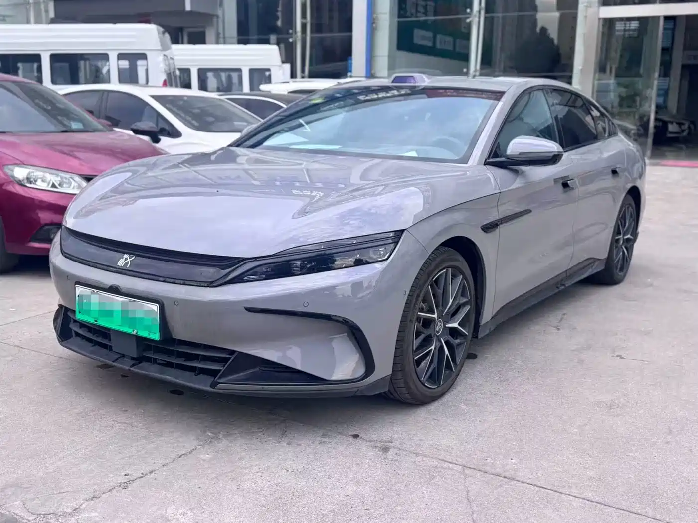 BYD Han 2025 DM-i Smart Driving Edition 125KM Honor