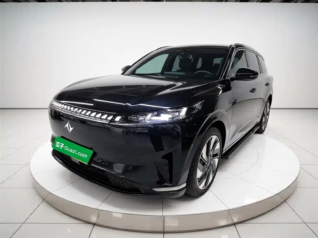 Dongfeng Yipai eπ008 2025 210Max Extended Range 5-Seater