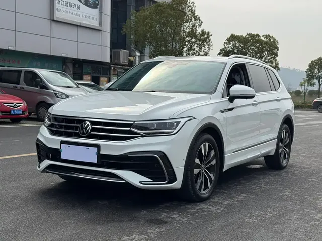 Volkswagen Tiguan L 2023 330TSI Auto 2WD R-Line Premium Edition