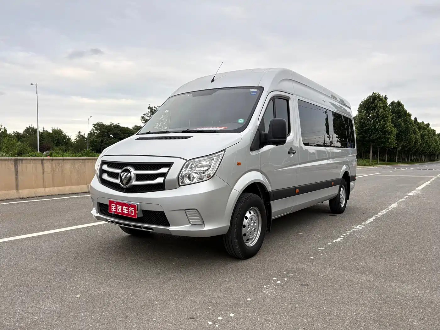 Foton Tuyano 2020 2.5T Manual Tongtu Extended Wheelbase Medium Roof 6/7-Seater 4J25TC3