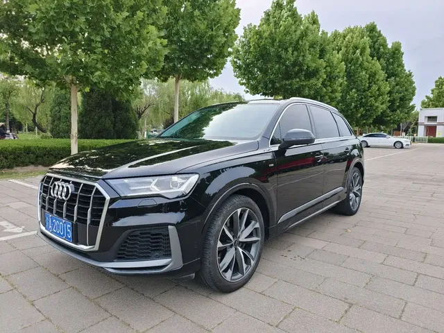 Audi Q7 2023 55 TFSI quattro S line Sport