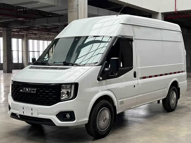 Jiangling JMC Fushun 2023 Model 2.0T Manual Diesel Medium Wheelbase Low Roof Commercial Van 2/3 Seats