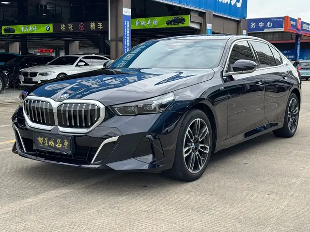 BMW 5 Series 2025 525Li M Sport Package
