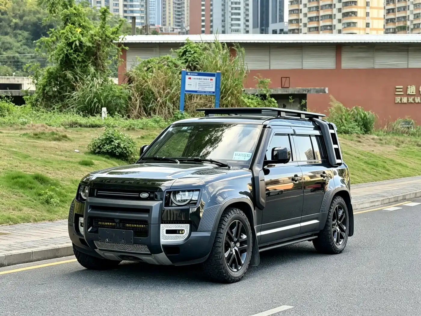 Land Rover Defender 2022 110 P400 Dark Special Edition