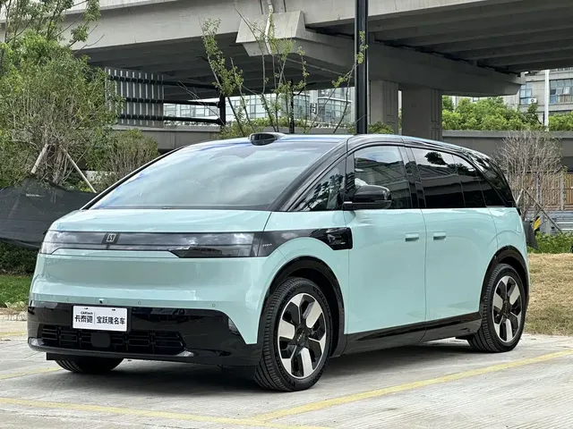 ZEEKR MIX 2025 Smart Driving Edition