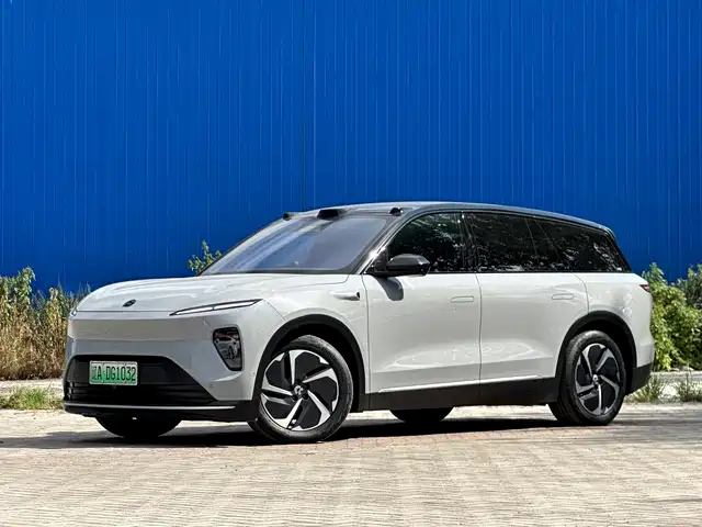 NIO ES8 2023 75kWh Executive Edition