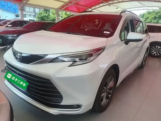 Toyota Sienna 2026 2.5L Hybrid AWD Premium Edition