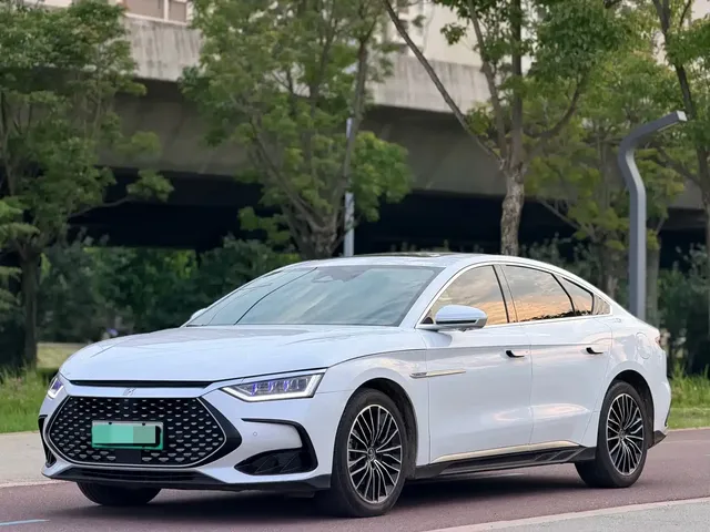 BYD Han 2023 DM-i Champion Edition 121KM Prestige