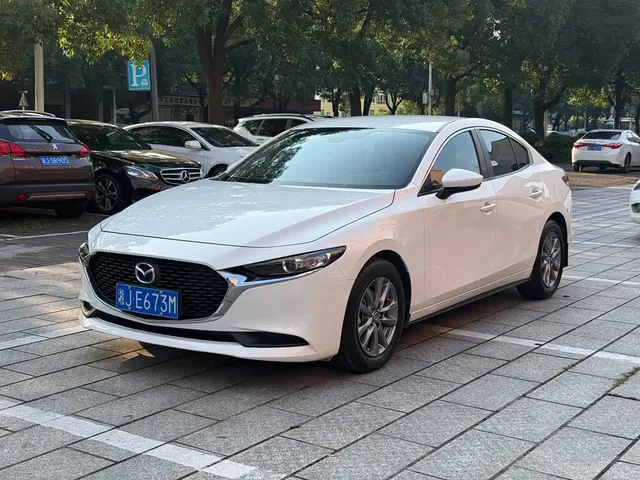 Mazda 3 Axela 2023 2.0L Auto Zhiqing