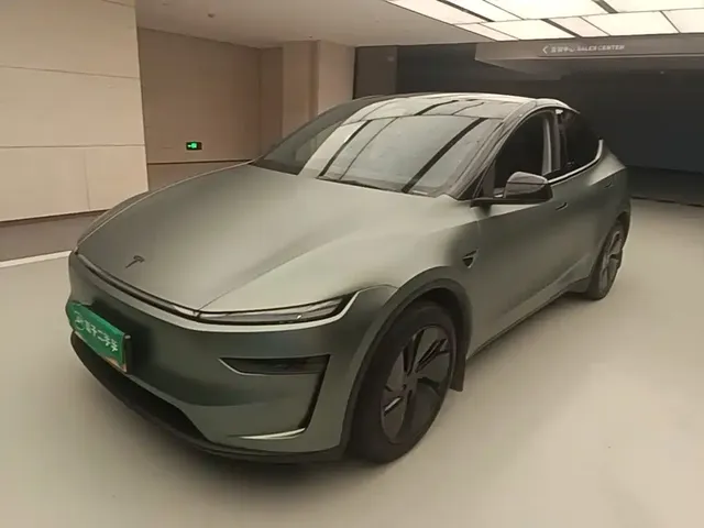 Tesla Model Y 2025 Rear-Wheel Drive