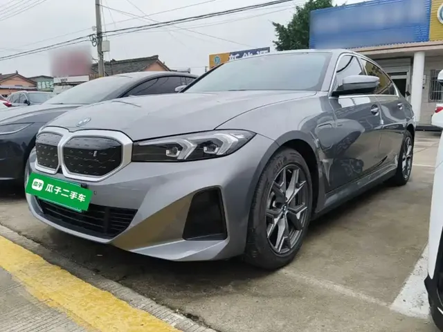 BMW i3 2022 eDrive 35 L