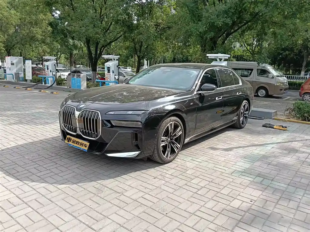 BMW 7 Series 2023 Model 740Li Leading M Sport Package