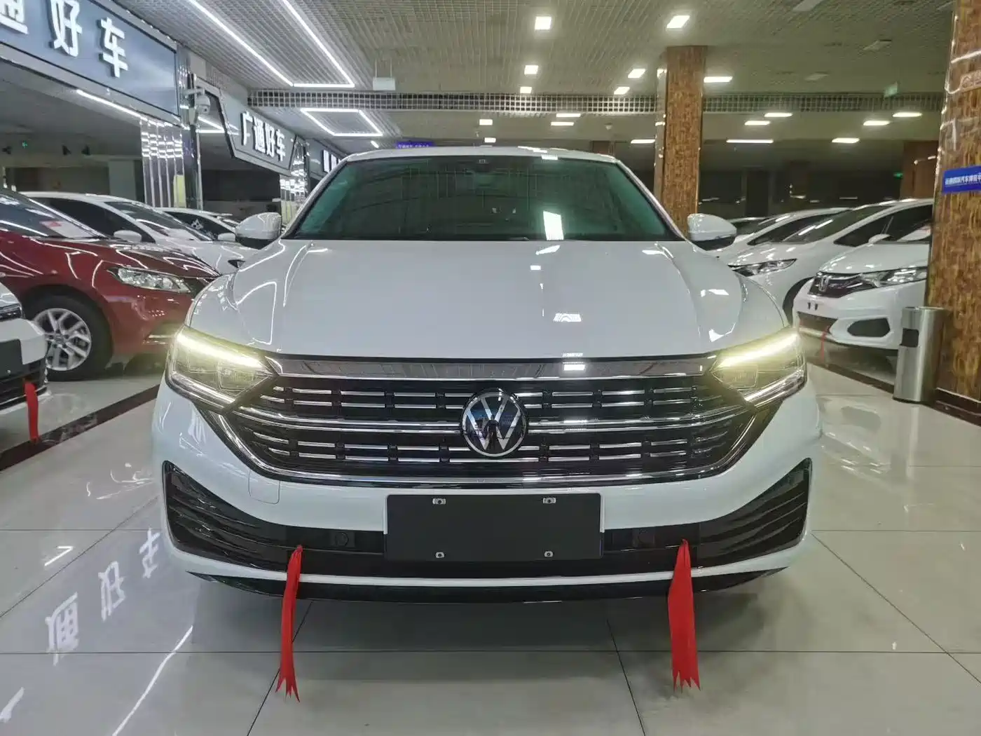 Volkswagen Sagitar 2024 300TSI DSG Surpass Edition