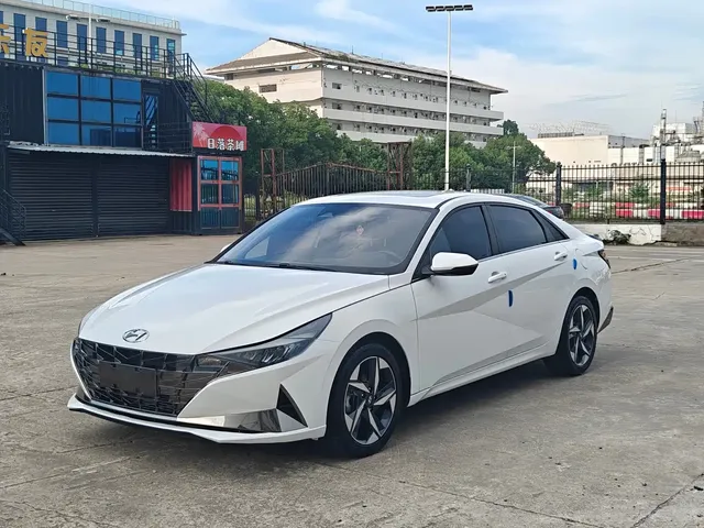 Hyundai Elantra 2022 240TGDi DCT LUX Premium Edition