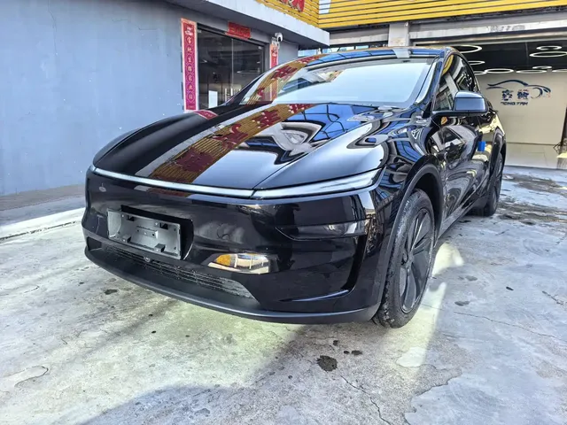 Tesla Model Y 2026 Rear-Wheel Drive