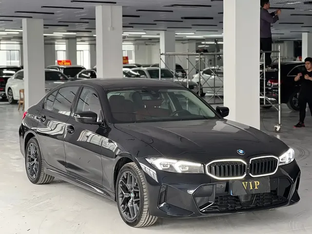 BMW 3 Series 2025 330Li M Sport Night Edition