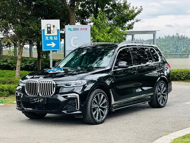 BMW X7 2021 xDrive40i Executive M Sport Package