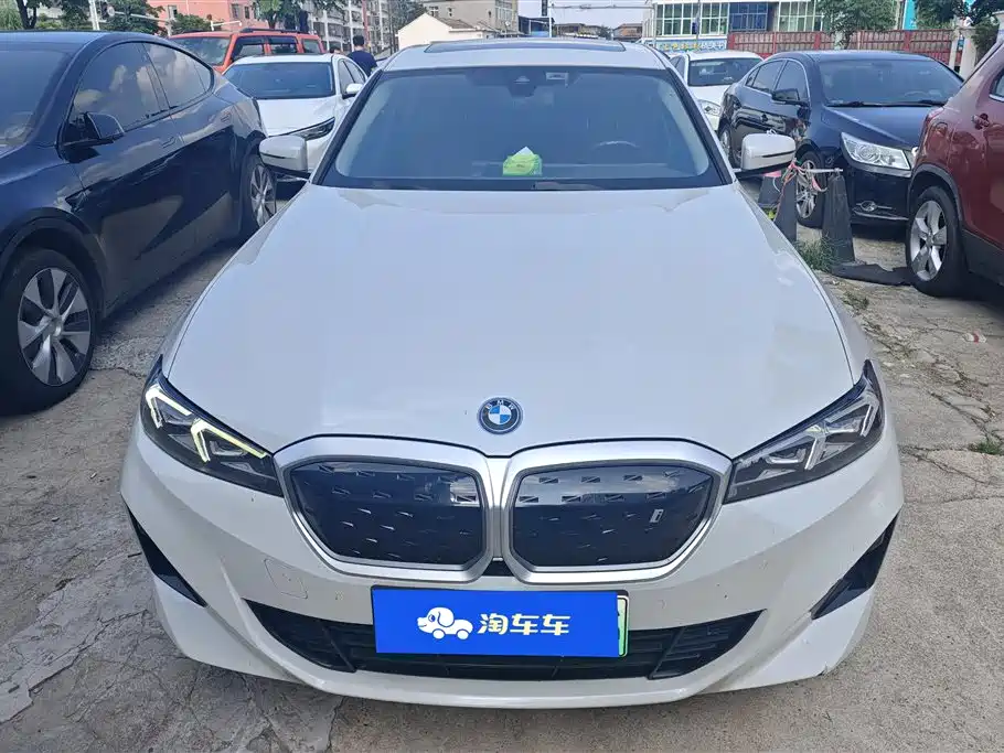 BMW i3 2022 eDrive 35 L
