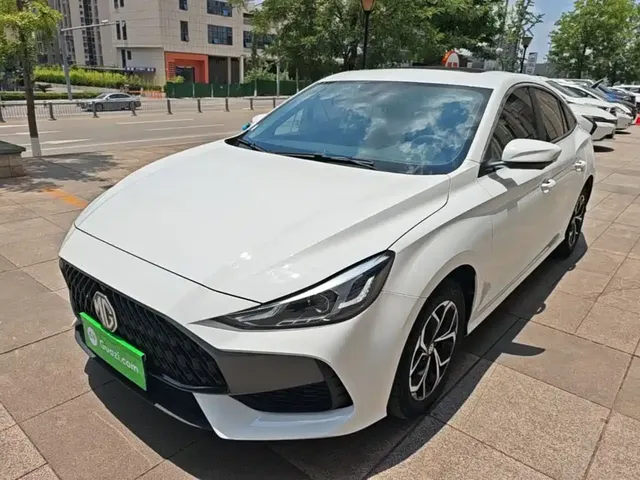 MG 5 2023 180DVVT CVT Luxury Edition