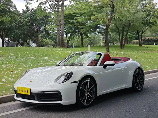 Porsche 911 2023 Carrera Cabriolet 3.0T